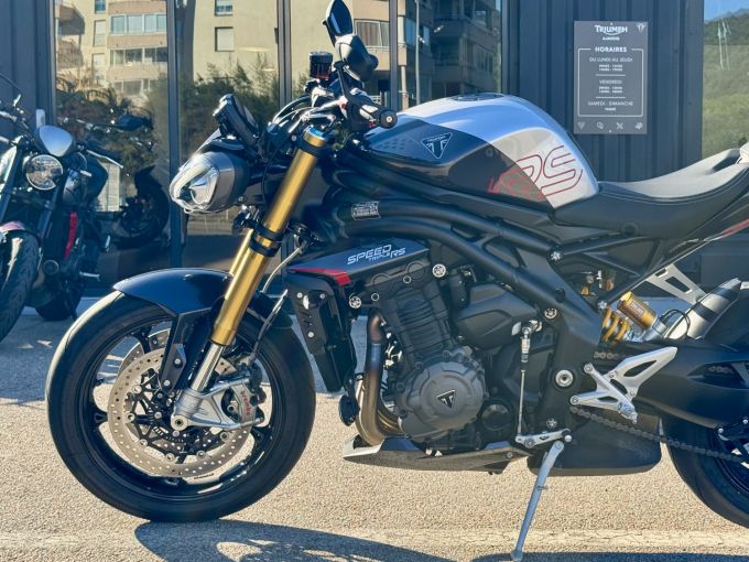 TRIUMPH SPEED TRIPLE 1200 RS 4