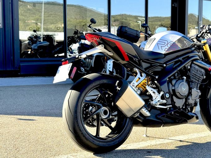 TRIUMPH SPEED TRIPLE 1200 RS 4