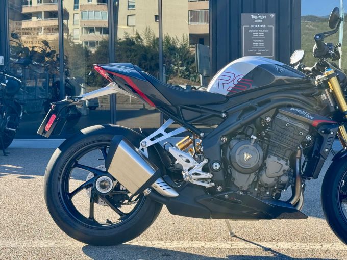 TRIUMPH SPEED TRIPLE 1200 RS 4
