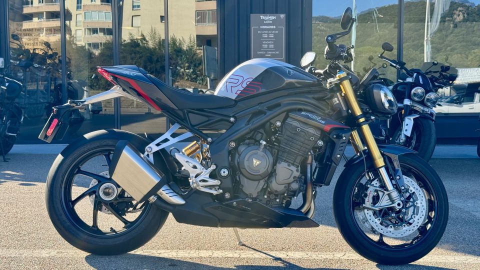 TRIUMPH SPEED TRIPLE 1200 RS 4