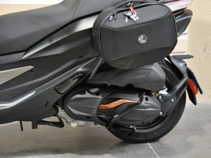 PIAGGIO MP3 530 HPE EXCLUSIVE 4
