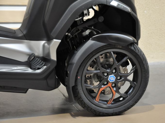 PIAGGIO MP3 530 HPE EXCLUSIVE 4