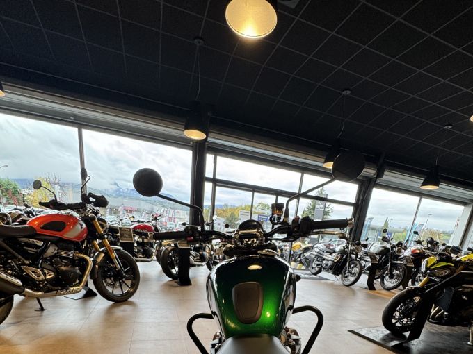 TRIUMPH SPEED TWIN 900 4