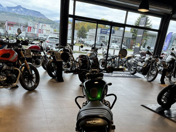 TRIUMPH SPEED TWIN 900 4