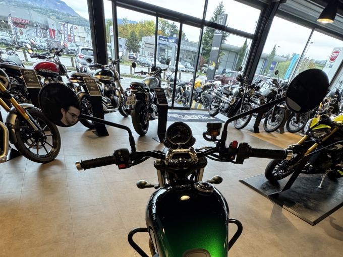 TRIUMPH SPEED TWIN 900 4