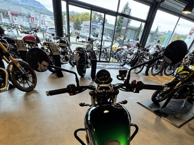 TRIUMPH SPEED TWIN 900 4