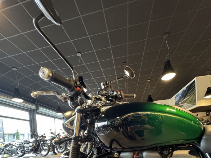 TRIUMPH SPEED TWIN 900 4