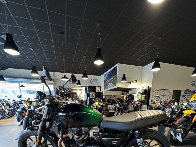 TRIUMPH SPEED TWIN 900 4