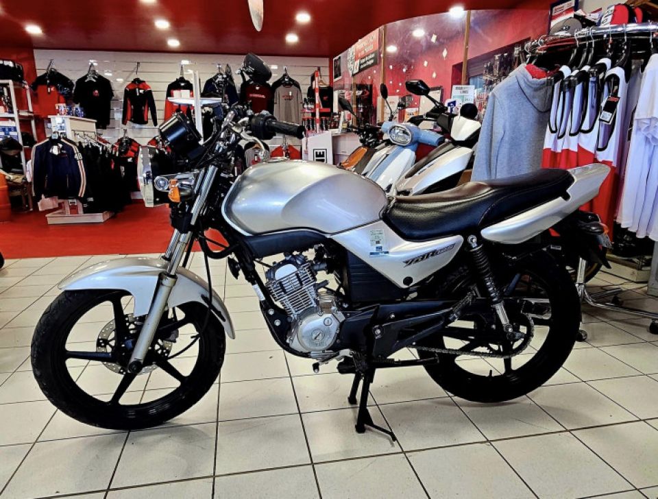 YAMAHA YBR 125 4