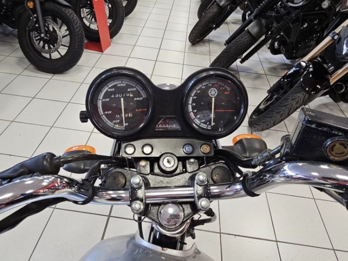 YAMAHA YBR 125 4