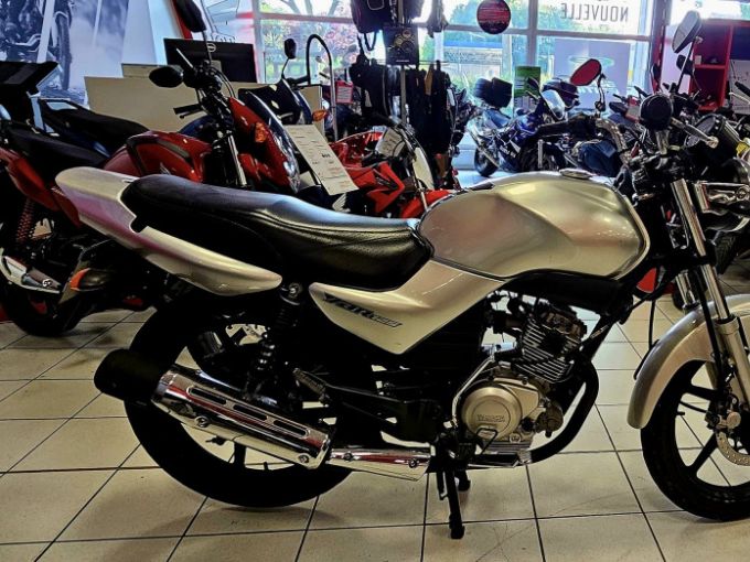 YAMAHA YBR 125 4
