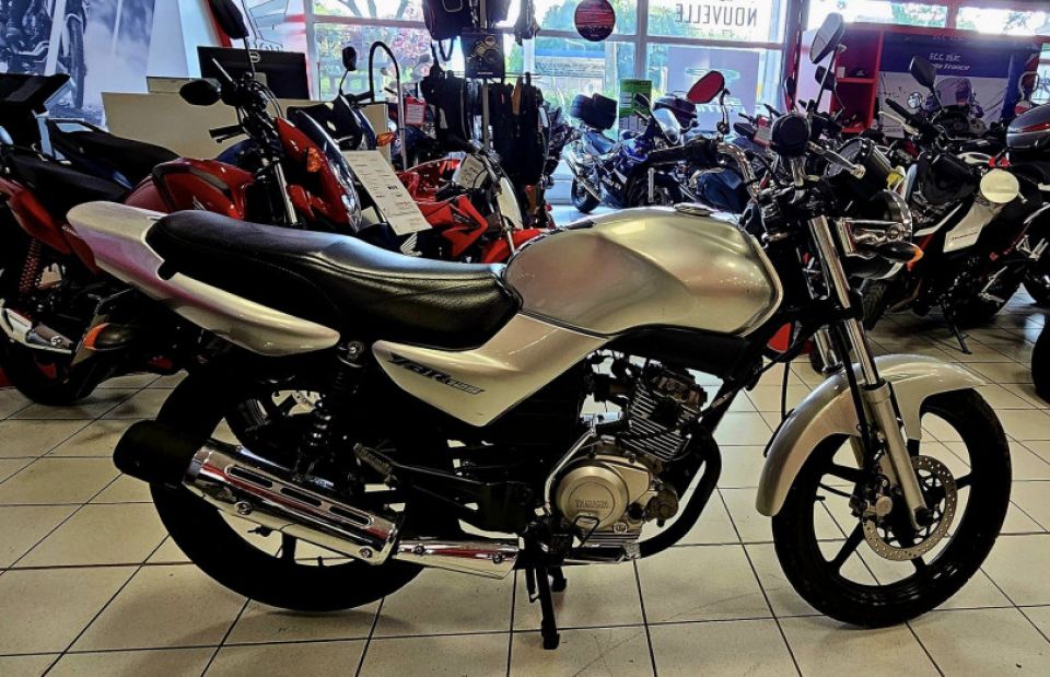 YAMAHA YBR 125 4
