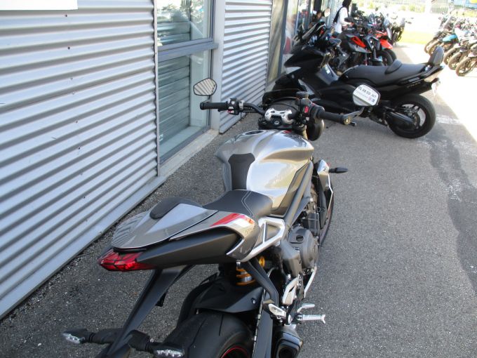 TRIUMPH STREET TRIPLE 765 RS 4