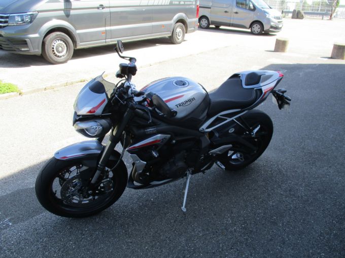 TRIUMPH STREET TRIPLE 765 RS 4