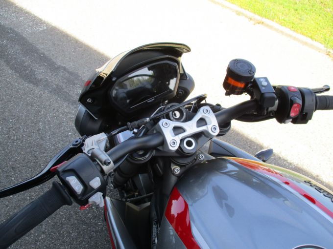 TRIUMPH STREET TRIPLE 765 RS 4