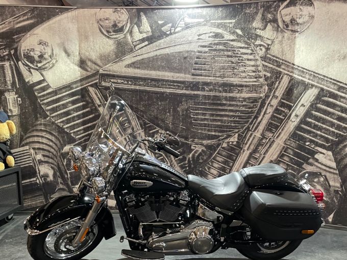 HARLEY-DAVIDSON SOFTAIL HERITAGE 1868 CLASSIC 4