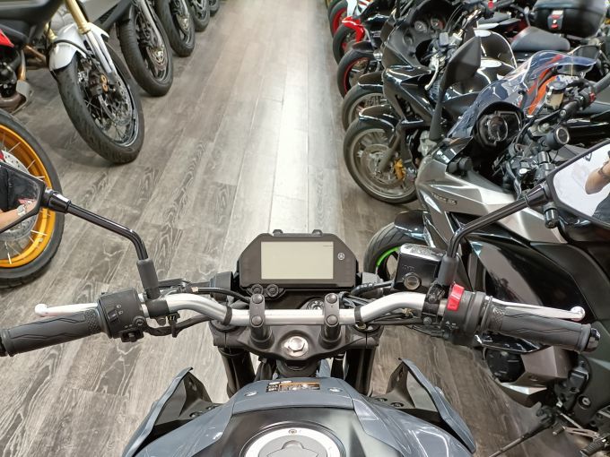YAMAHA MT-03 4