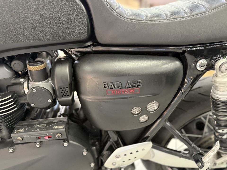 TRIUMPH THRUXTON 1200 R 4