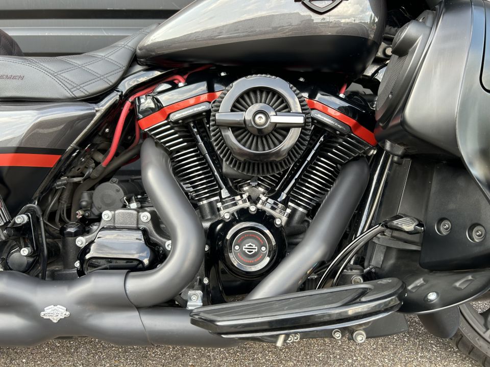 HARLEY-DAVIDSON TOURING STREET GLIDE 1923 CVO  4