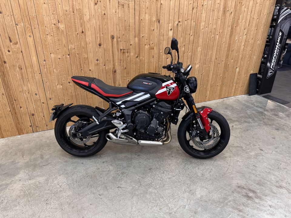 TRIUMPH TRIDENT 660 4