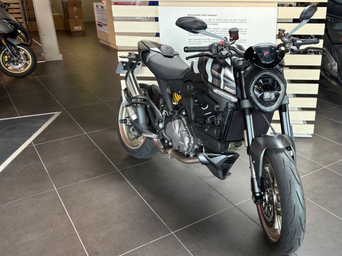 DUCATI MONSTER 900 4