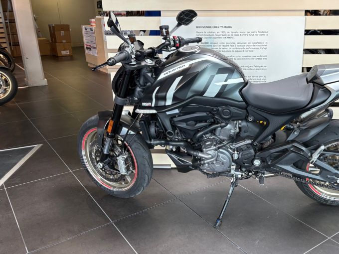 DUCATI MONSTER 900 4