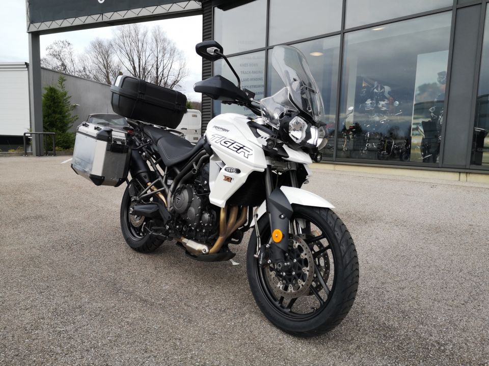 TRIUMPH TIGER 800 XRX 4