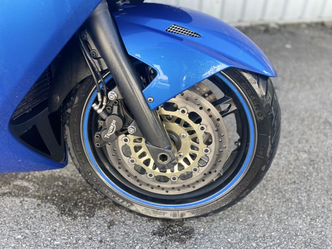 TRIUMPH SPRINT 1050 ST 4
