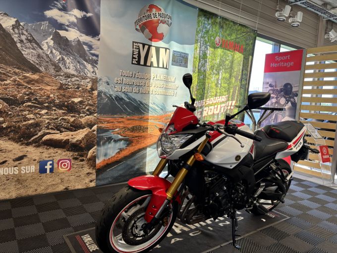 YAMAHA FZ8 4