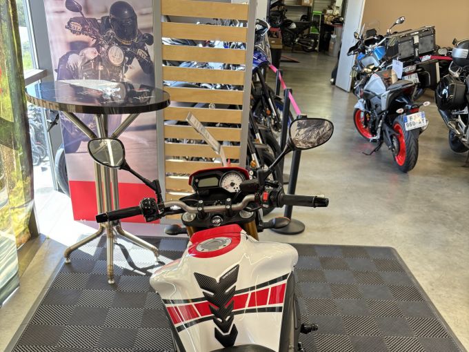 YAMAHA FZ8 4
