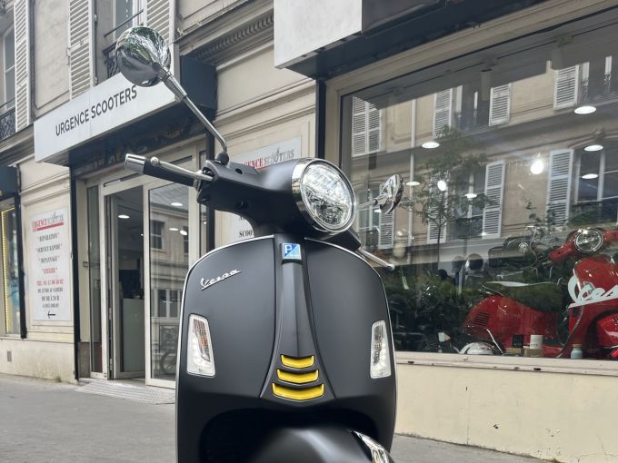 VESPA GTS 125IE SUPER 4