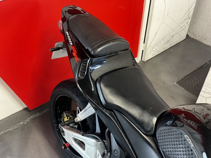 HONDA CBR 600 RR 4