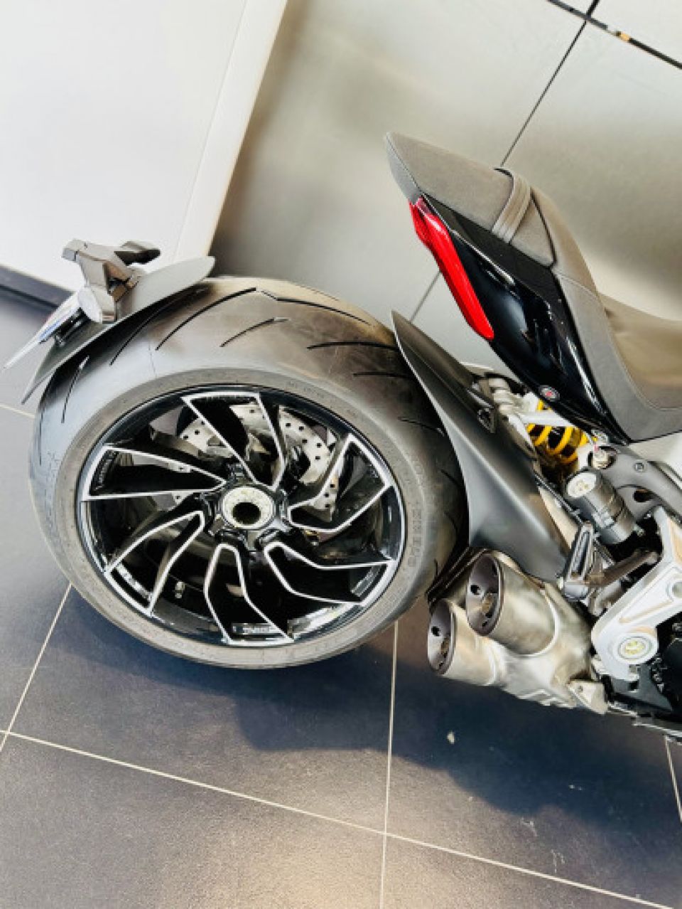 DUCATI X DIAVEL S 1260 4