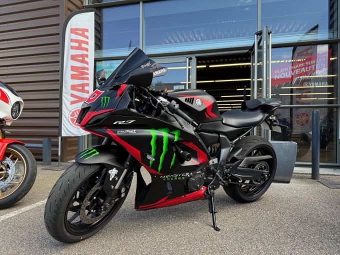 YAMAHA R7 4