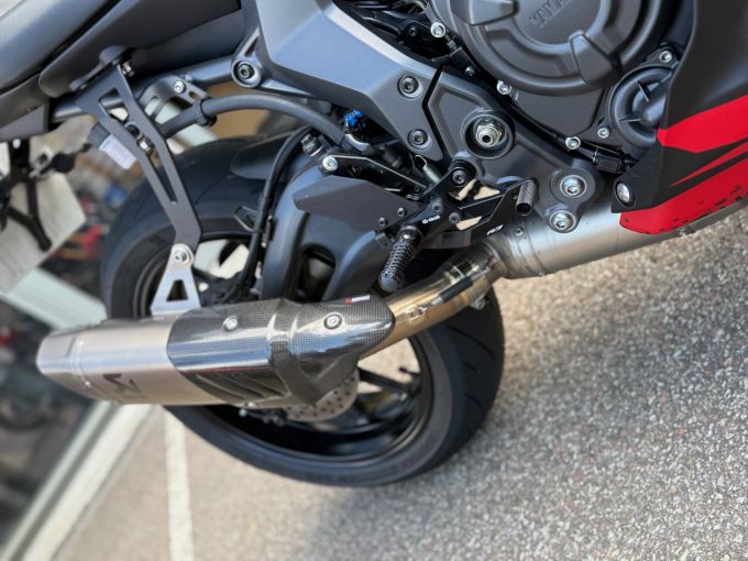 YAMAHA R7 4