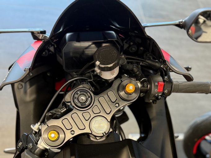YAMAHA R7 4