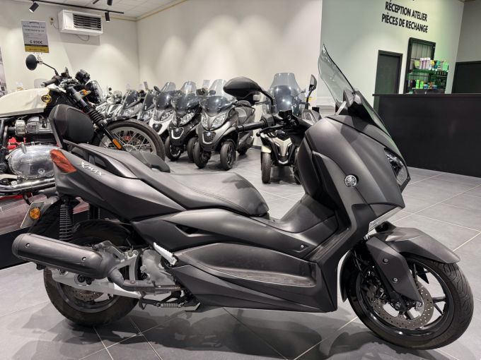 YAMAHA XMAX 125 4