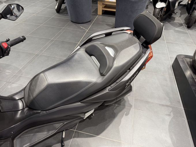 YAMAHA XMAX 125 4