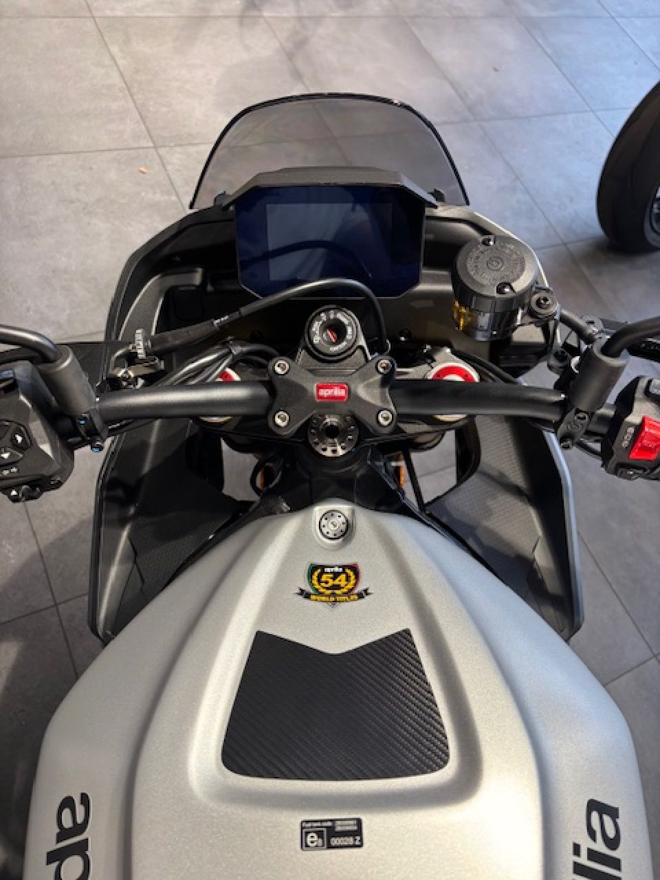 APRILIA TUONO 1100 V4 4