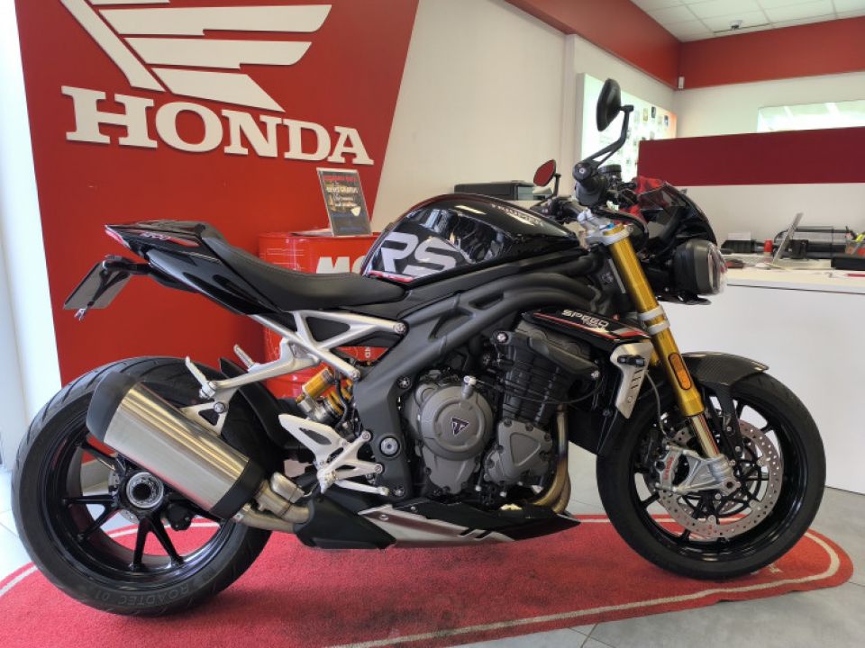 TRIUMPH SPEED TRIPLE 1200 RS 4
