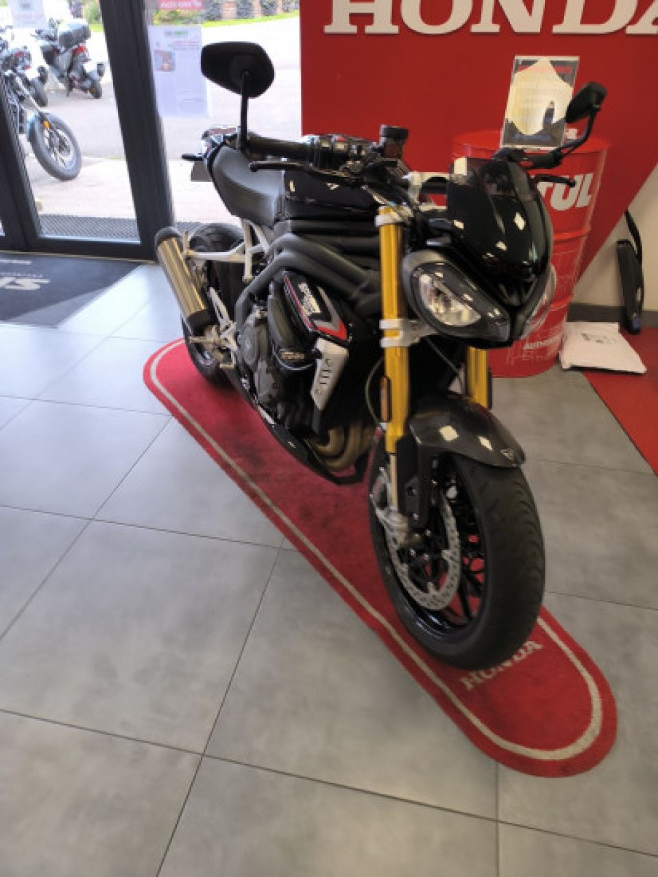 TRIUMPH SPEED TRIPLE 1200 RS 4