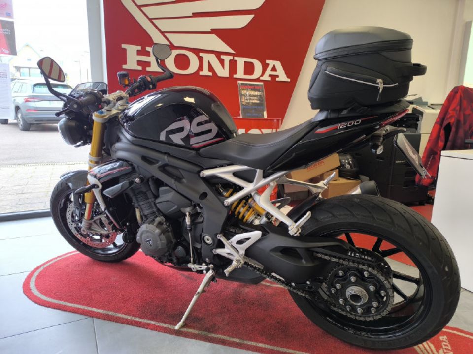 TRIUMPH SPEED TRIPLE 1200 RS 4
