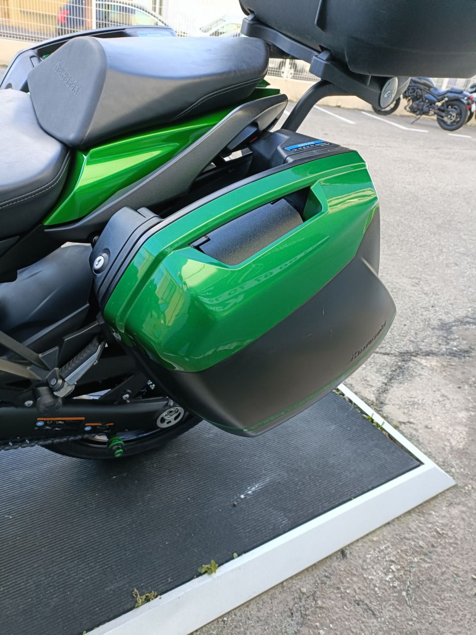 KAWASAKI NINJA 1000 SX TOURER + TOP CASE 4