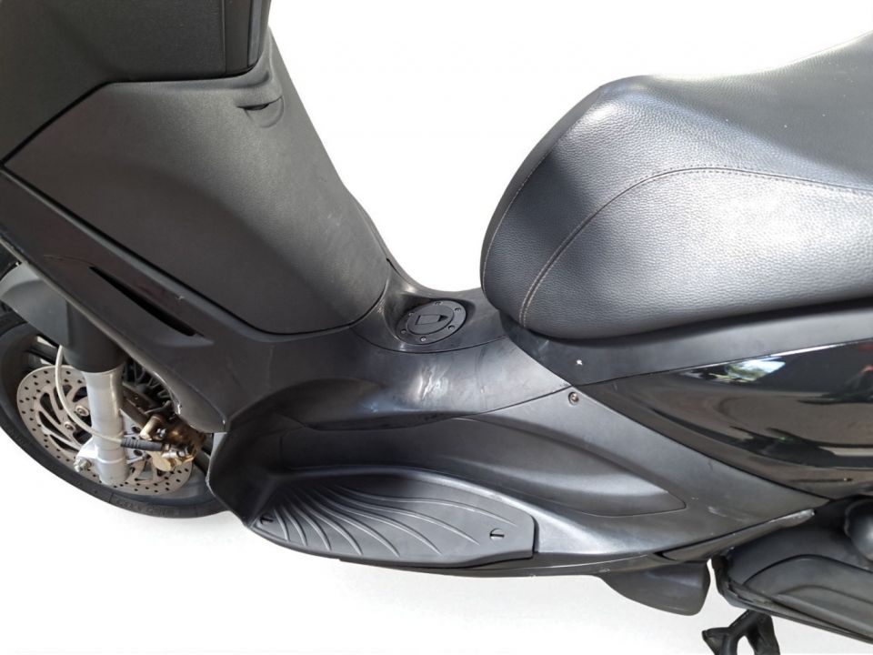 PIAGGIO BEVERLY 125 4