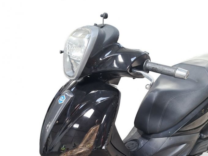 PIAGGIO BEVERLY 125 4