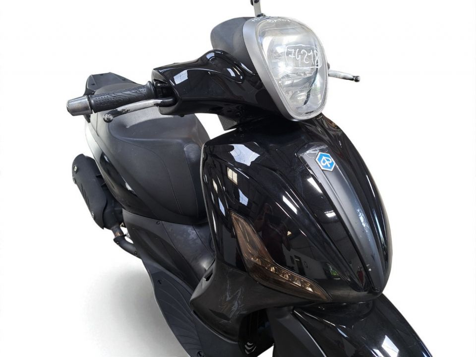 PIAGGIO BEVERLY 125 4