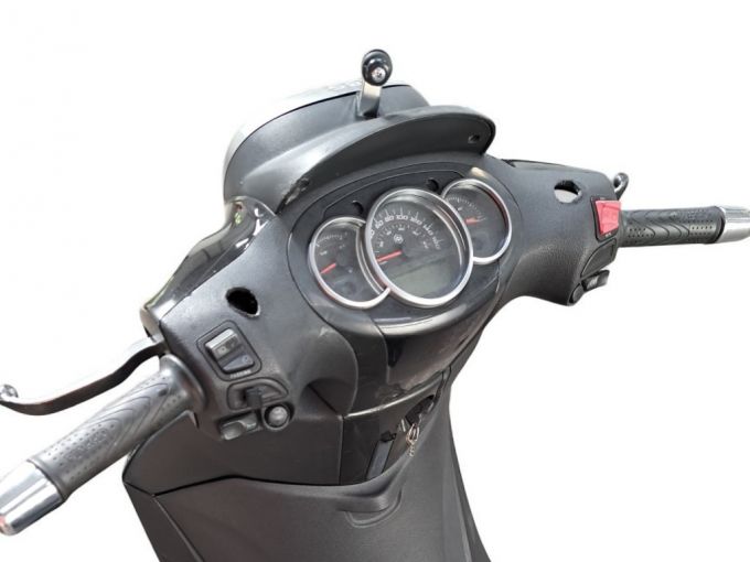 PIAGGIO BEVERLY 125 4