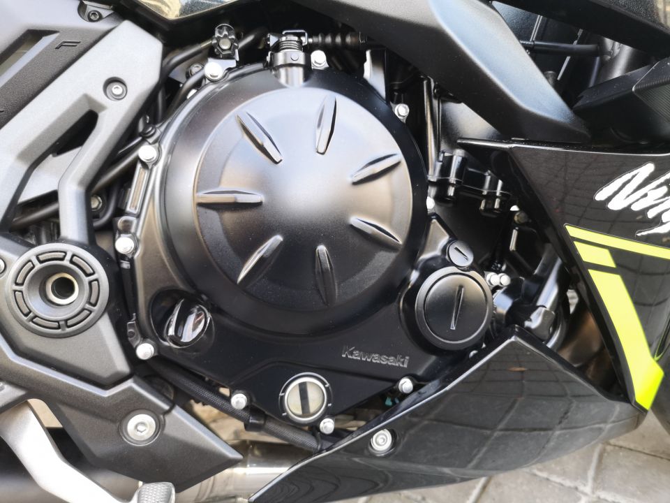 KAWASAKI NINJA 650 4