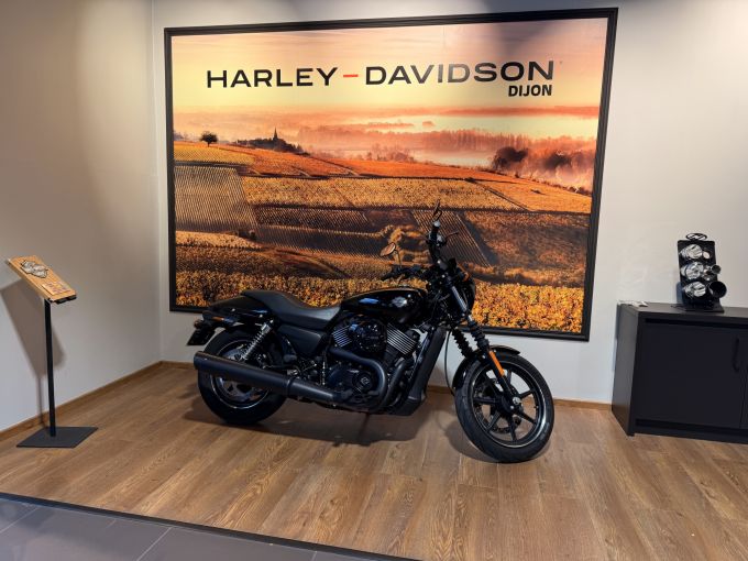 HARLEY-DAVIDSON STREET 750 4