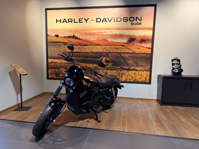 HARLEY-DAVIDSON STREET 750 4
